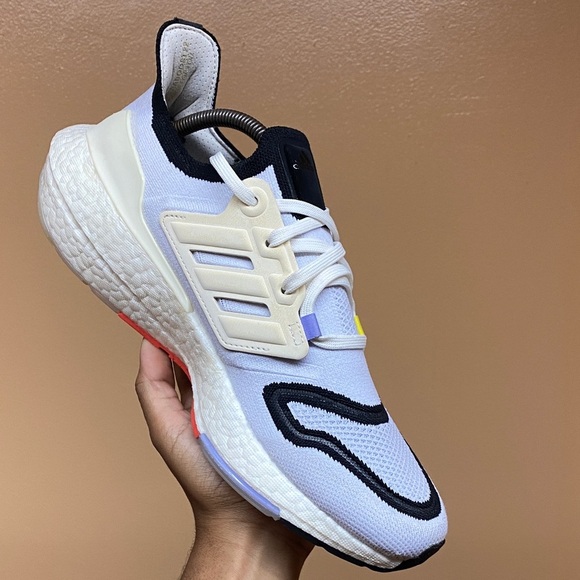 Adidas UltraBoost 22 “White Black Solar Red” Running Sneakers 11.5 Women 10 Men - Picture 11 of 16